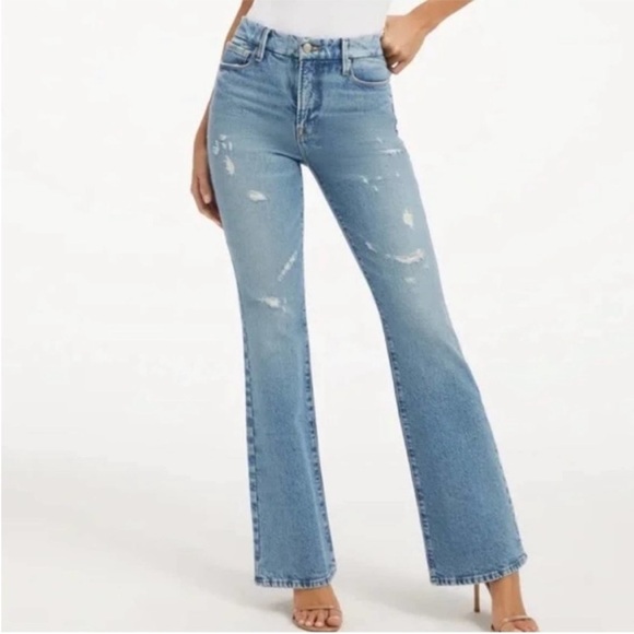 Good American Good Classic Slim Bootcut Jeans Indigo046
GC062T 8/29 Kardashians - Picture 2 of 15
